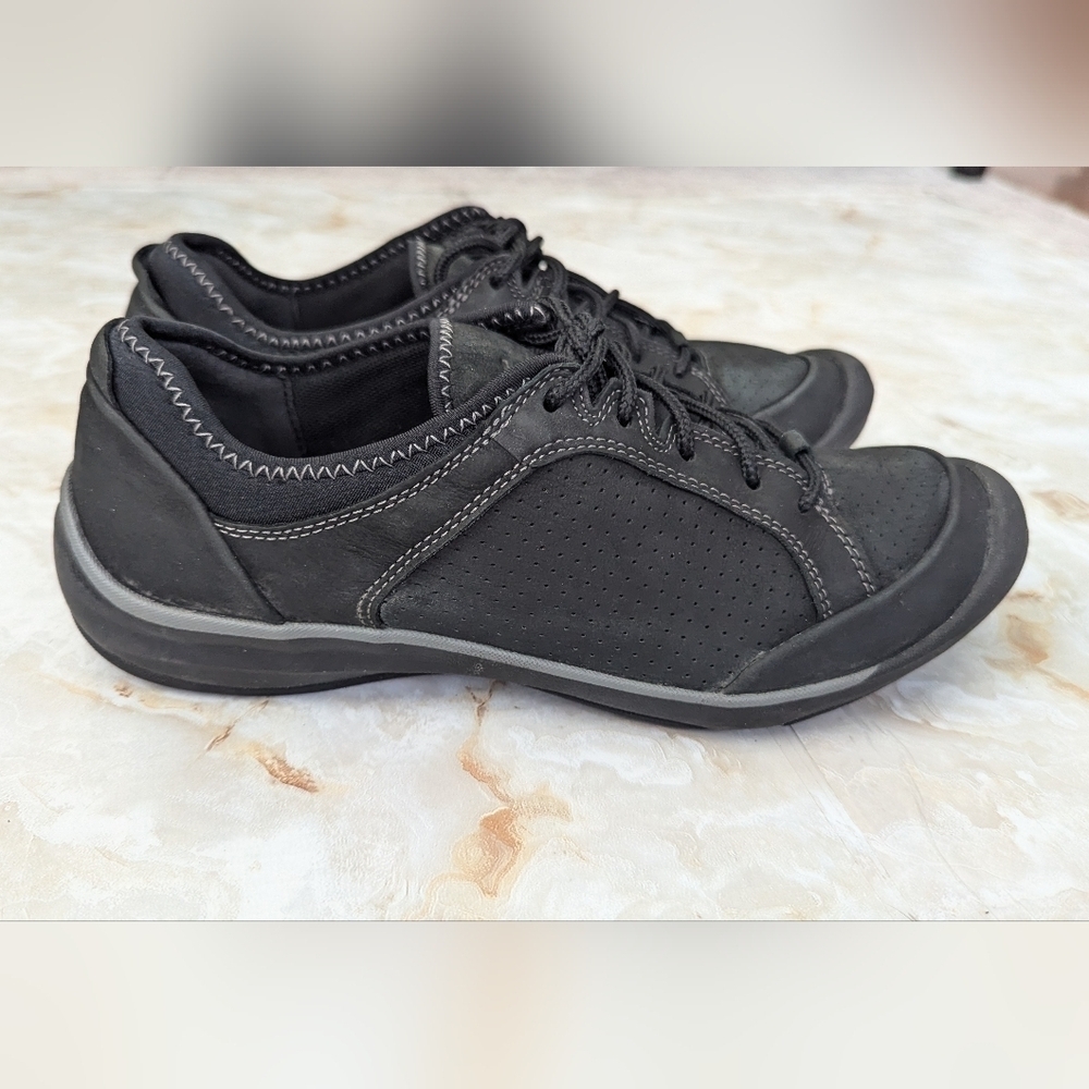 Clarks Women’s Soft Cushion Walking Shoes 9M